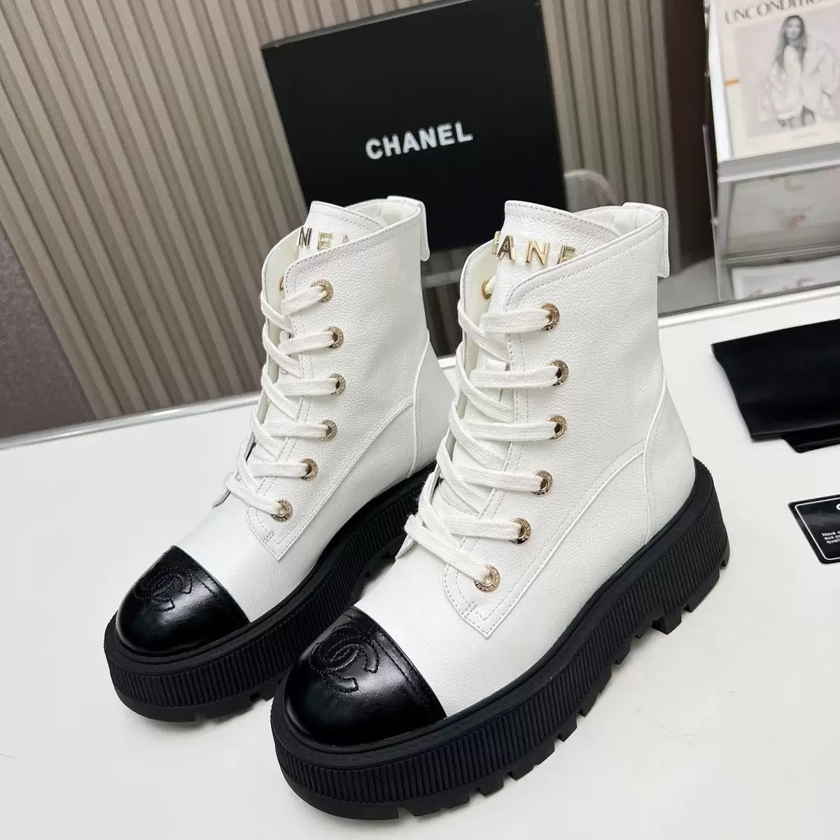 ‘‘CC“ Ankle Boots